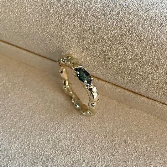 Gouden ring met saffier