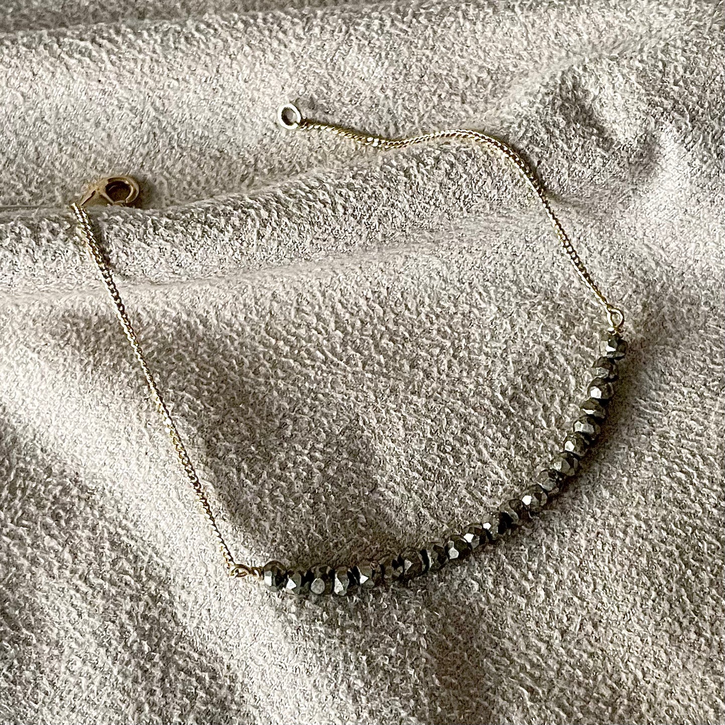 Gouden armband met pyriet