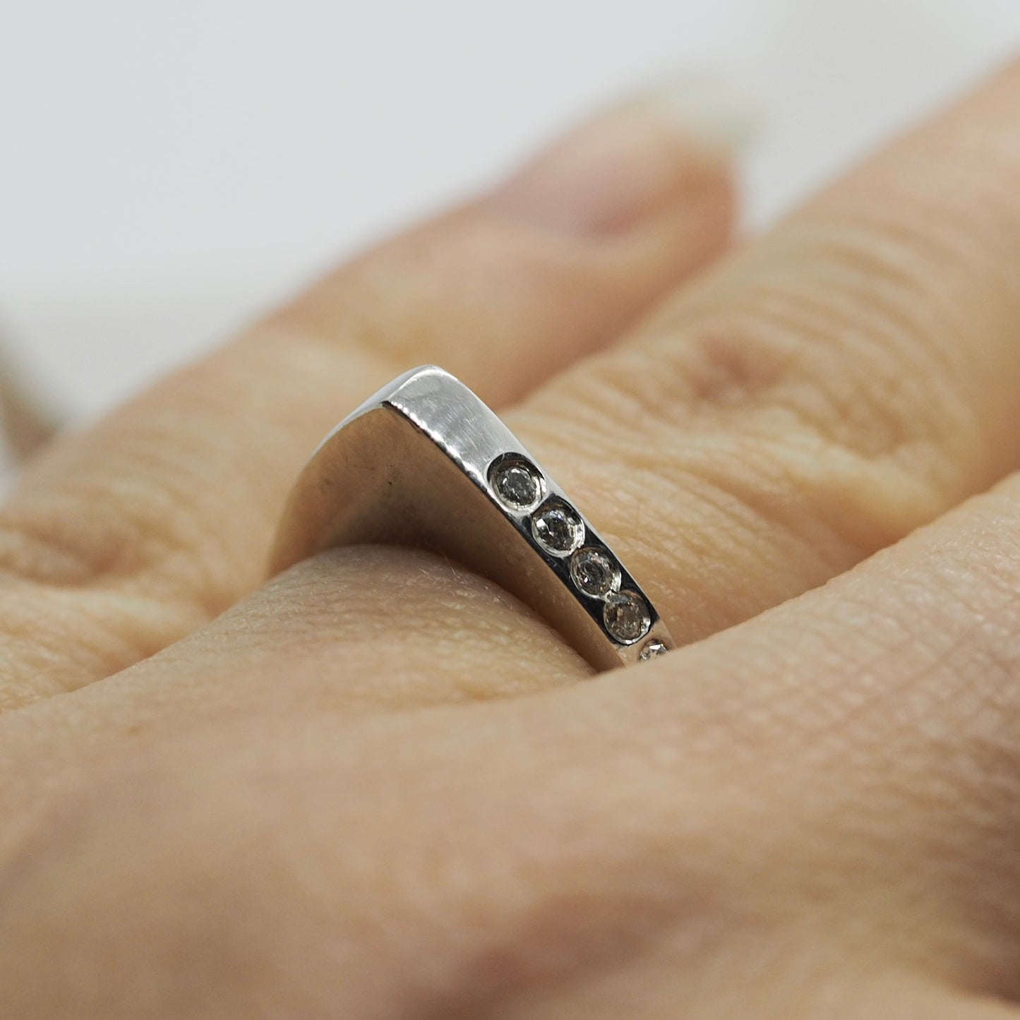 Zilveren ring druppel met zirconia
