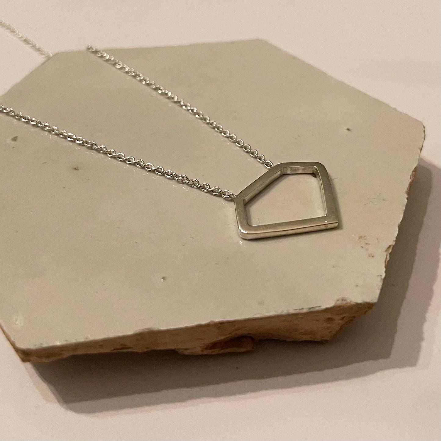 Zilveren collier diamant vorm