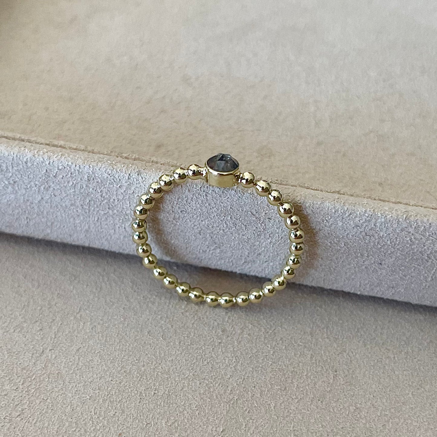 Gouden ring met roos geslepen diamant