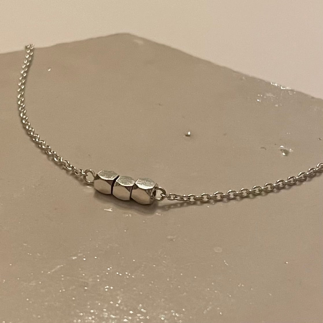 Zilveren armband met 3 facetjes