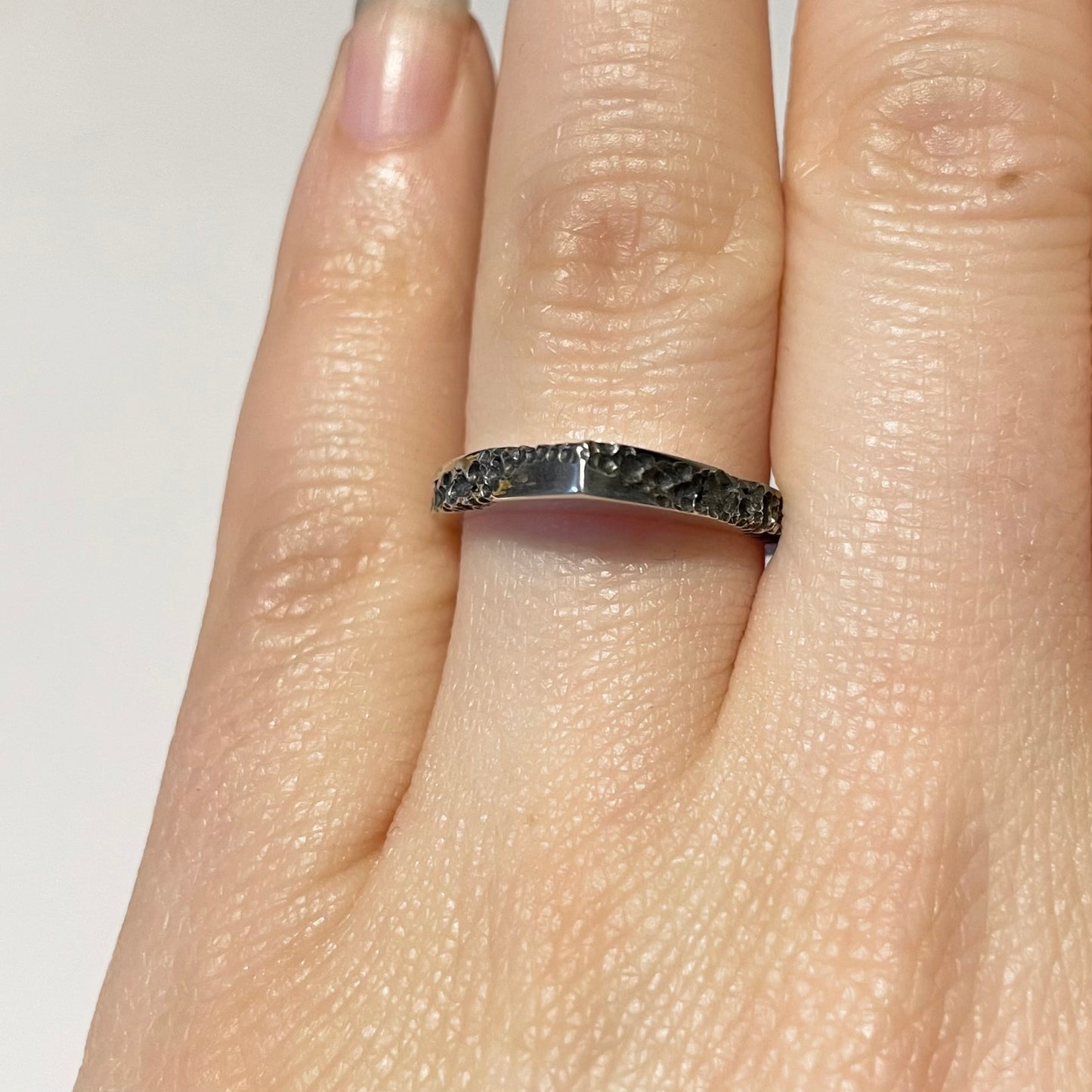 Zilveren ring organic drop