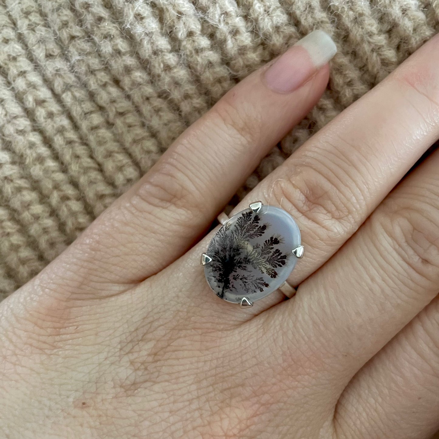 Zilveren ring met dendriet quartz