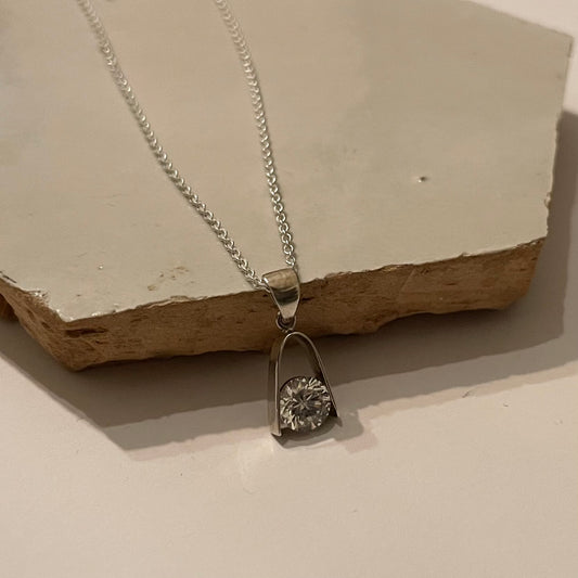 Zilveren hanger met zirconia