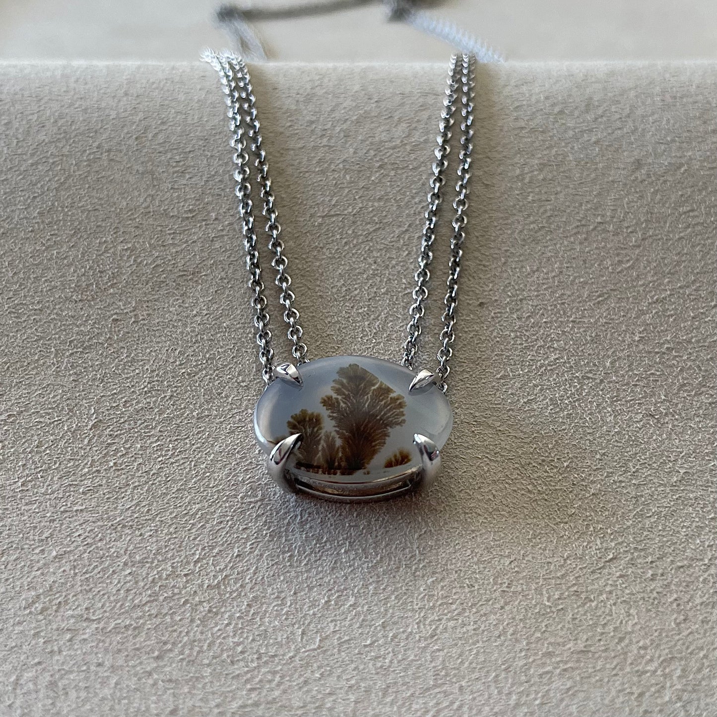 Zilveren collier met dendriet quartz