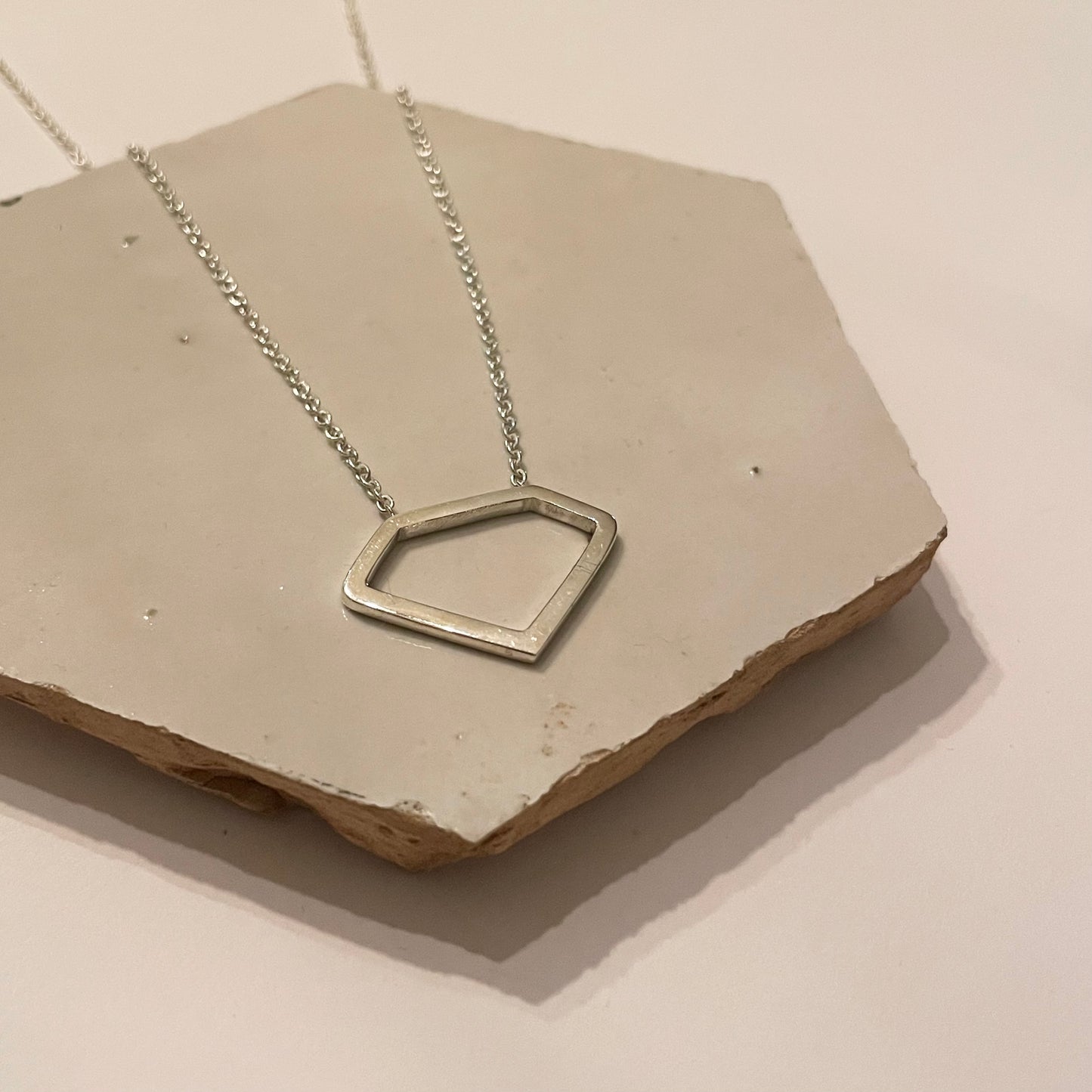 Zilveren collier diamant vorm