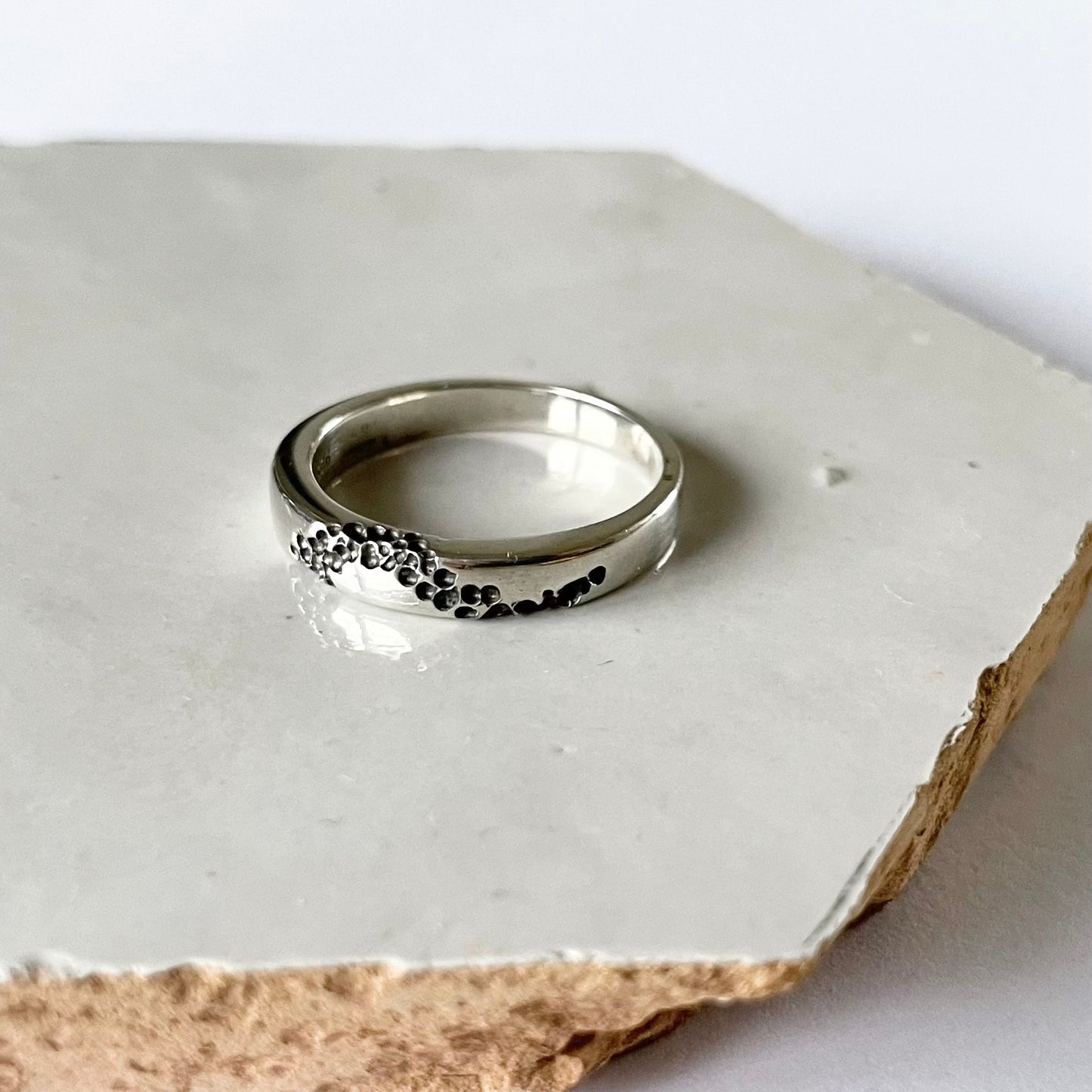 Zilveren ring organic