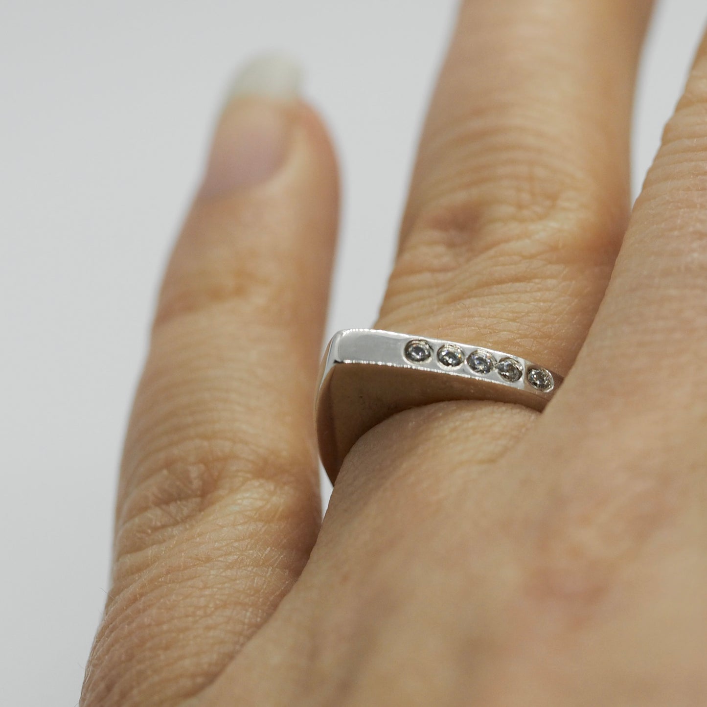 Zilveren ring druppel met zirconia
