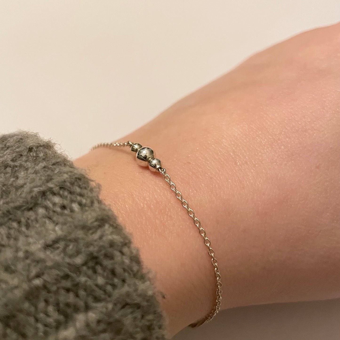 Zilveren armband met bolletjes