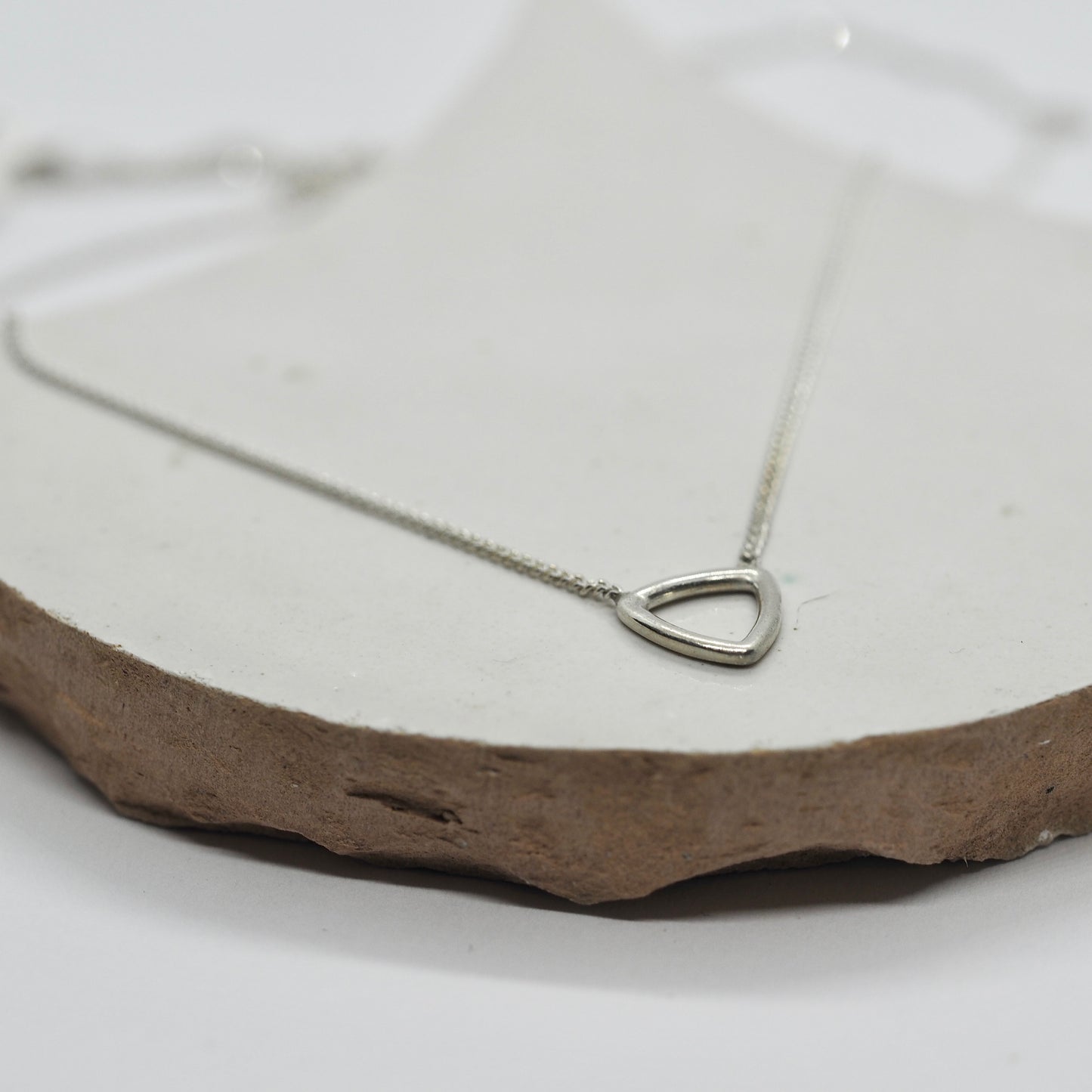 Zilveren collier organic one