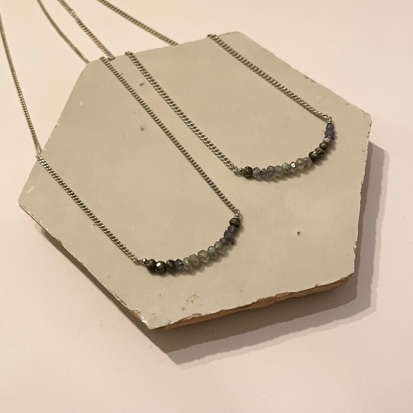 Zilveren collier lente