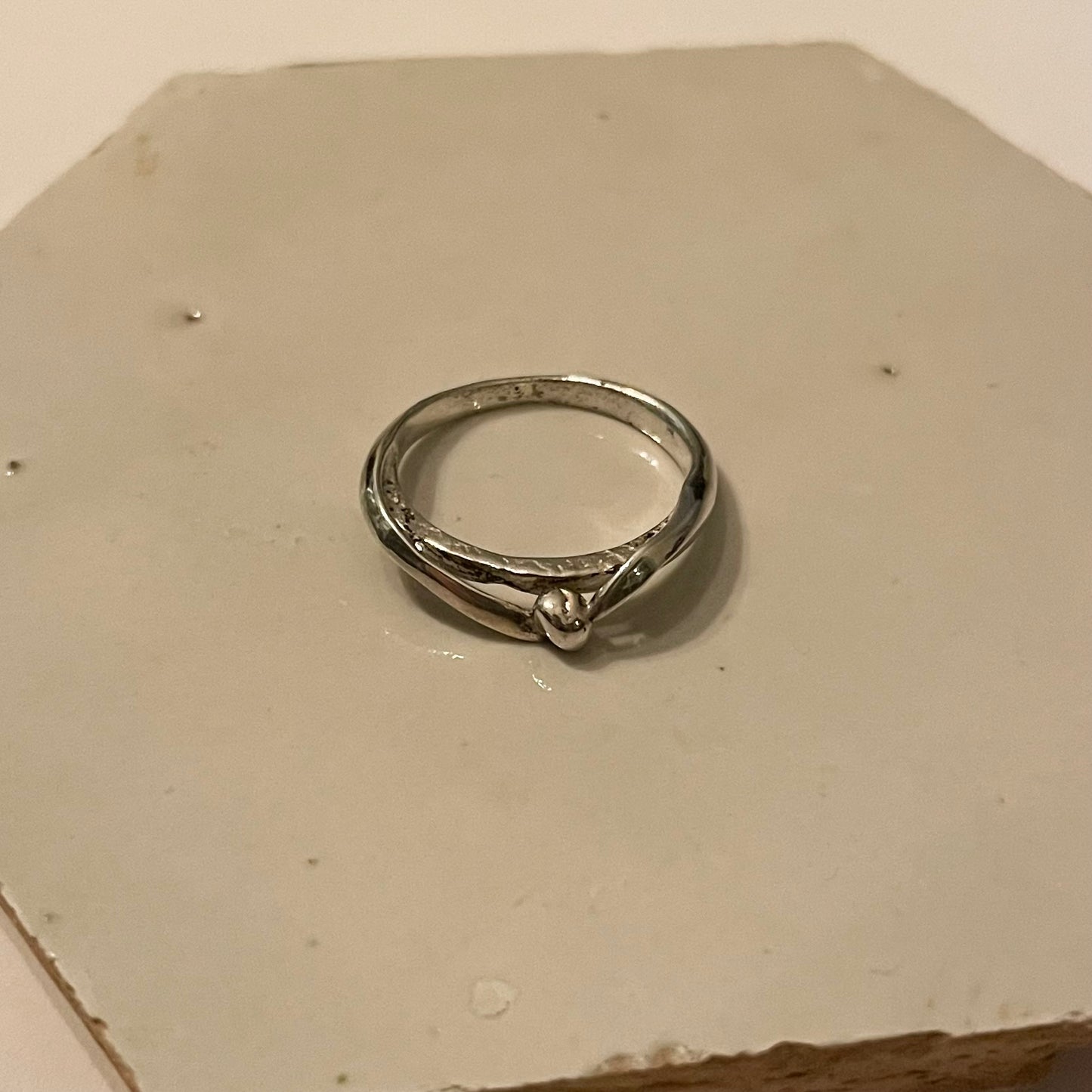 Zilveren ring gegoten