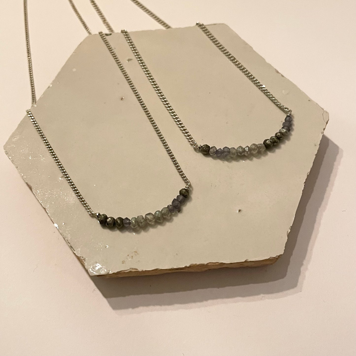 Zilveren collier lente