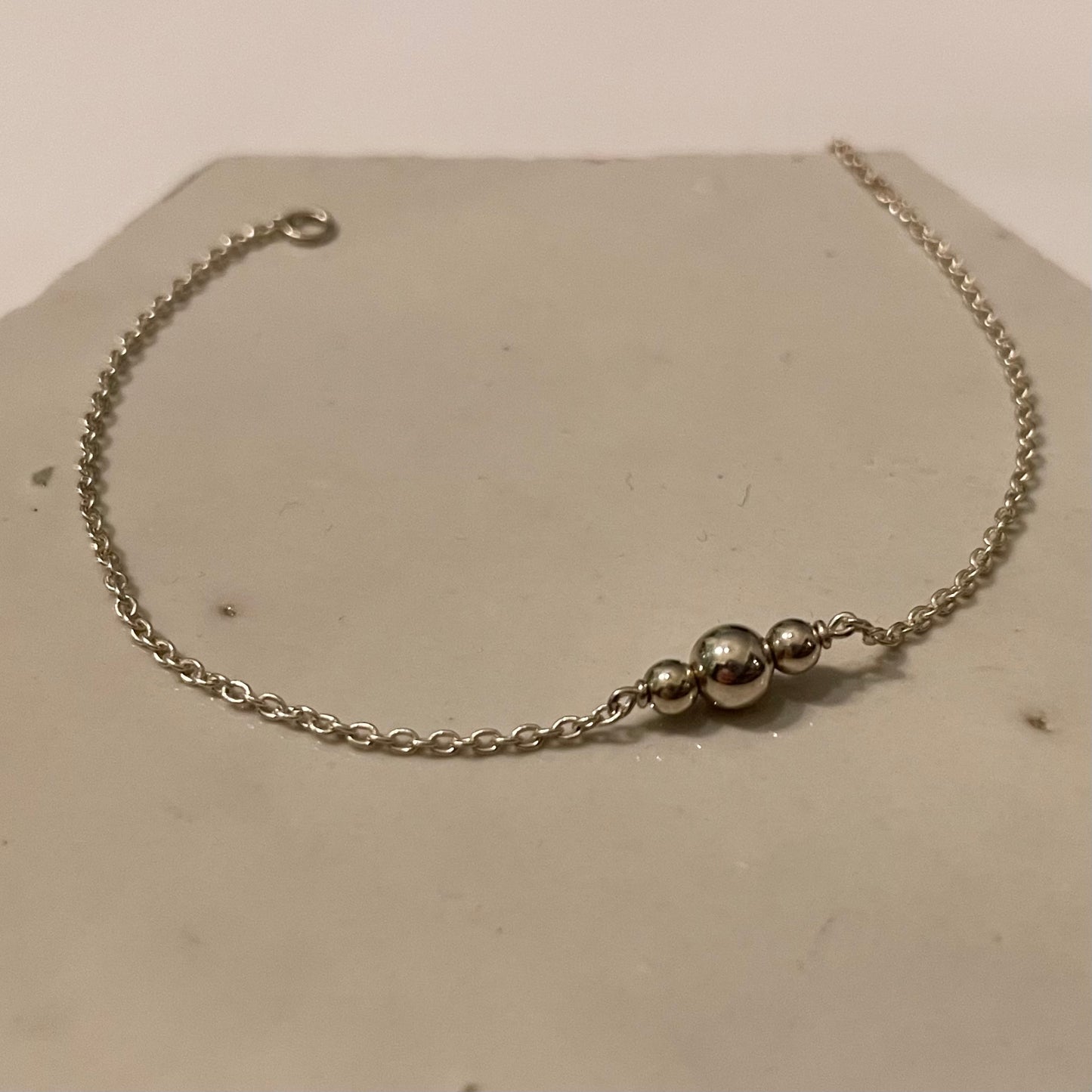 Zilveren armband met bolletjes