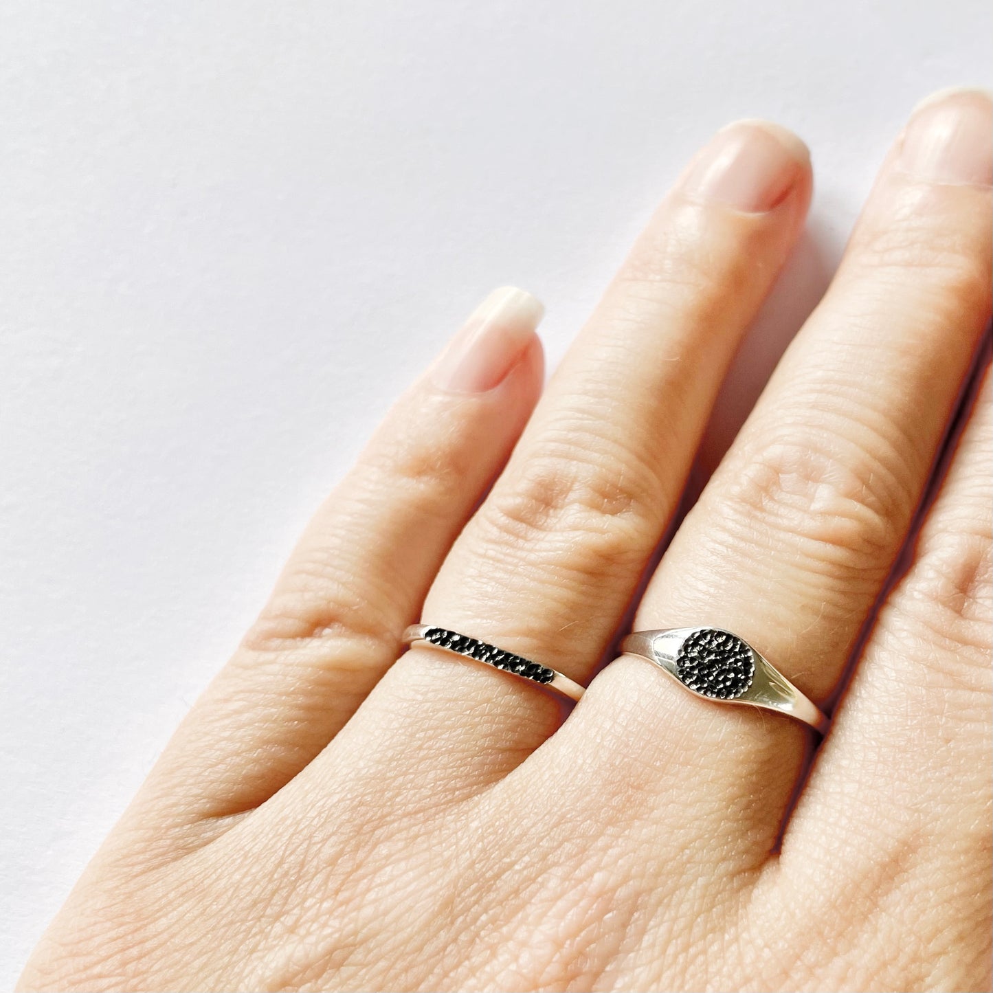 Zilveren signet ring organic