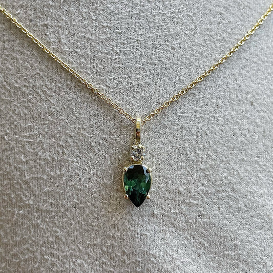 Gouden hangertje met toermalijn & diamant