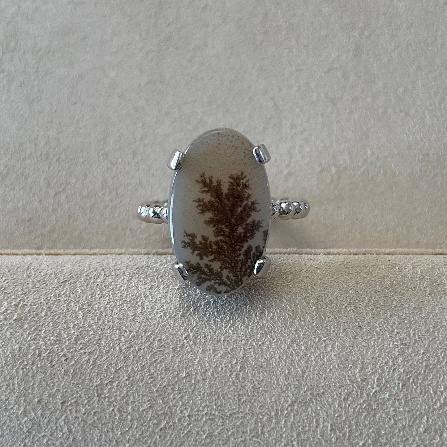 Zilveren ring met dendriet quartz