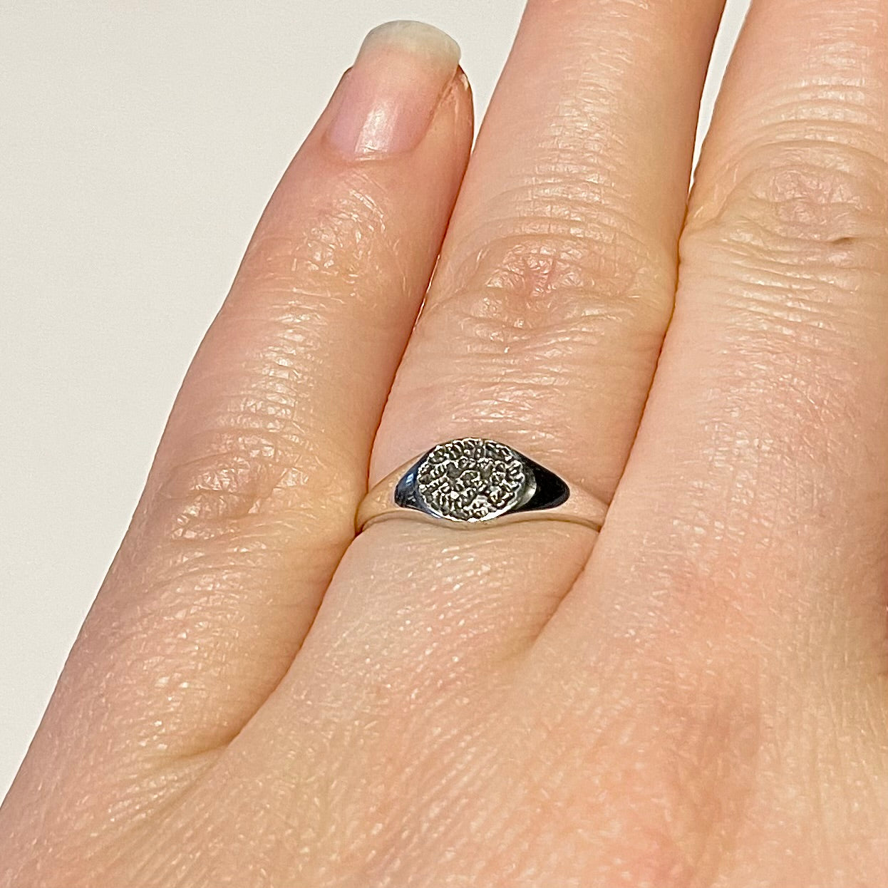 Zilveren signet ring organic