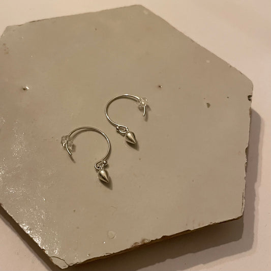 Zilveren oorbellen druppels