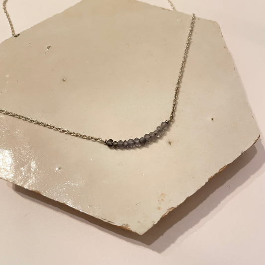 Zilveren collier met blauwgrijze labradoriet