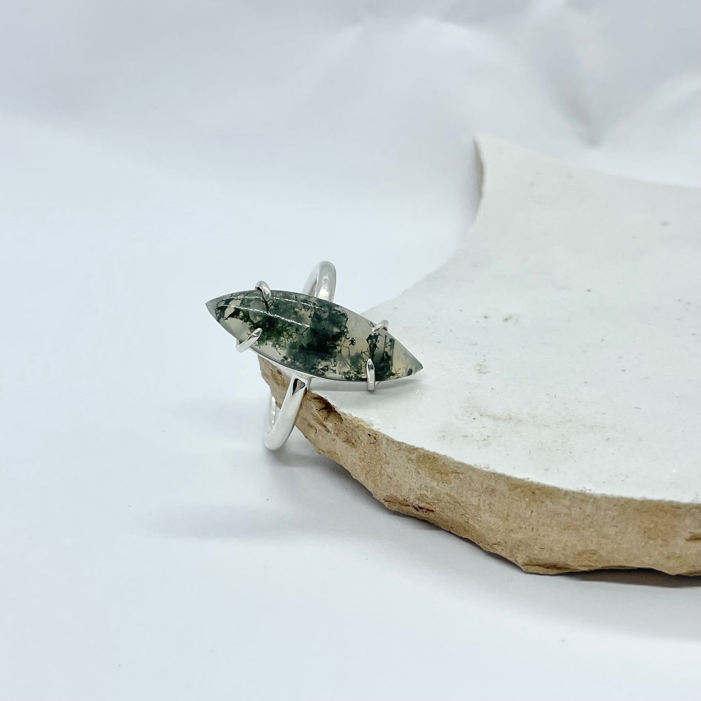 Zilveren ring met mosagaat