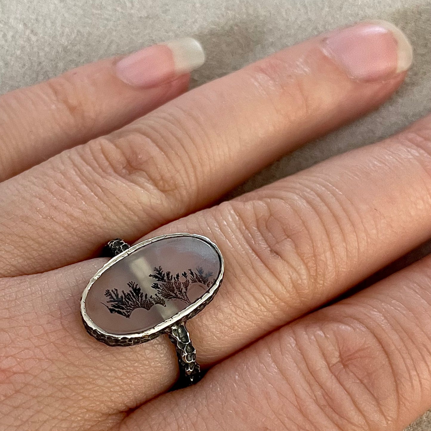 Zilveren ring met dendriet quartz