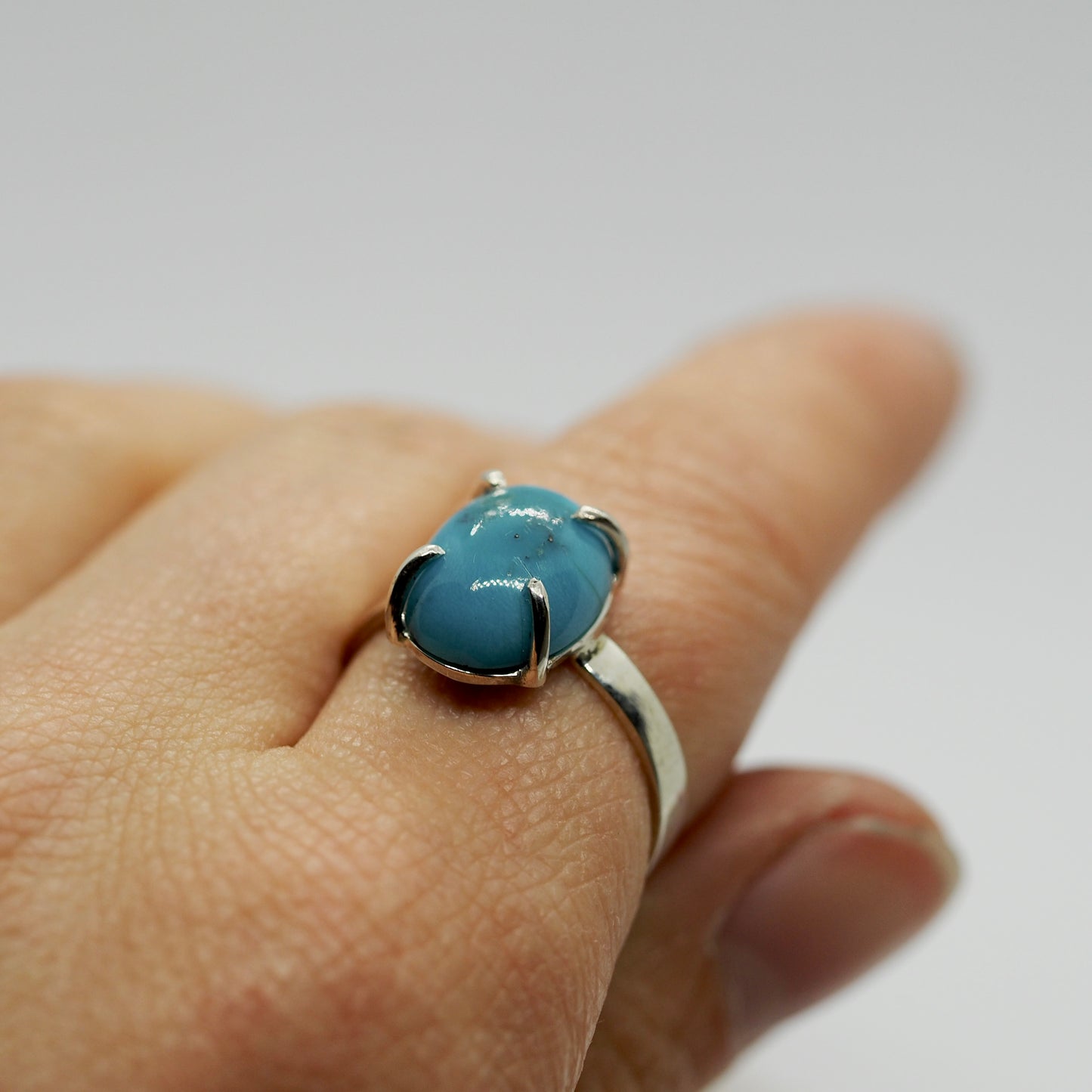 Zilveren ring met gekleurde turquoise