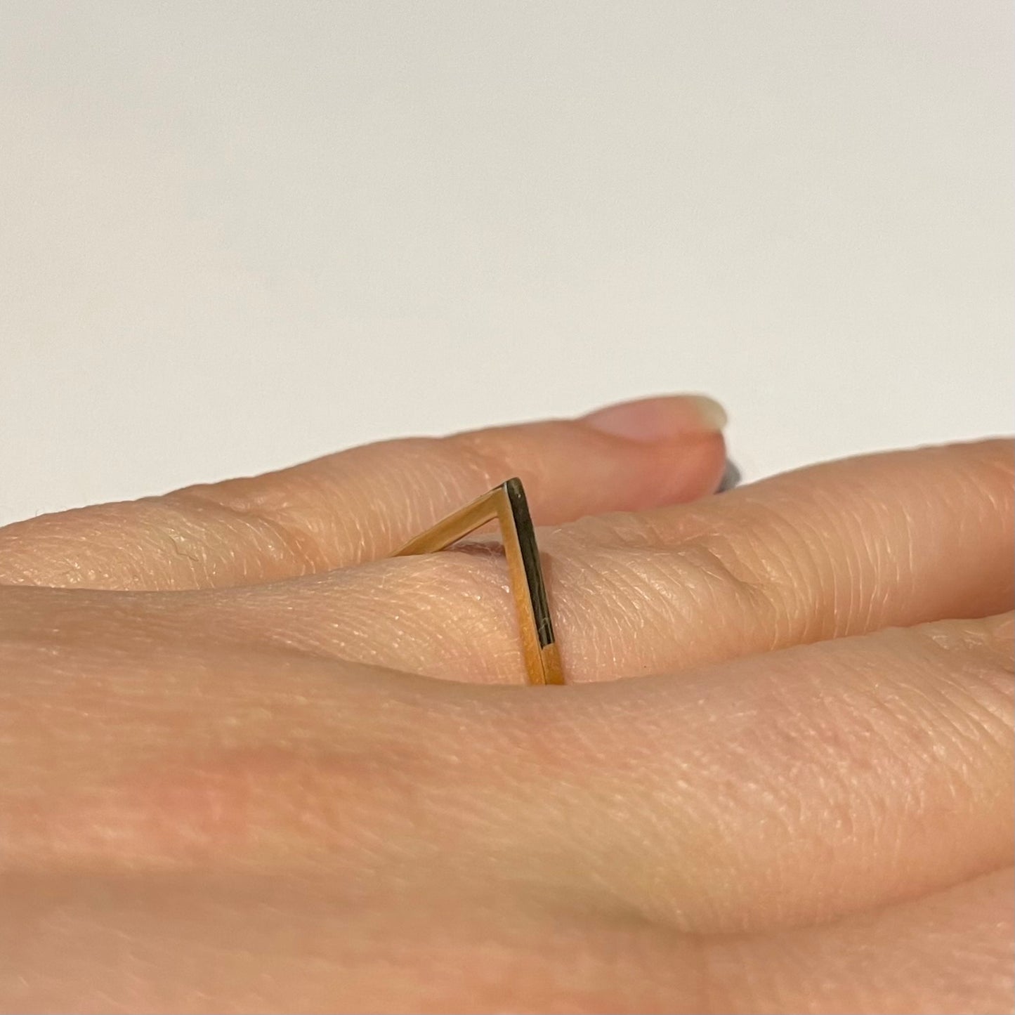 Gouden ring druppel vorm