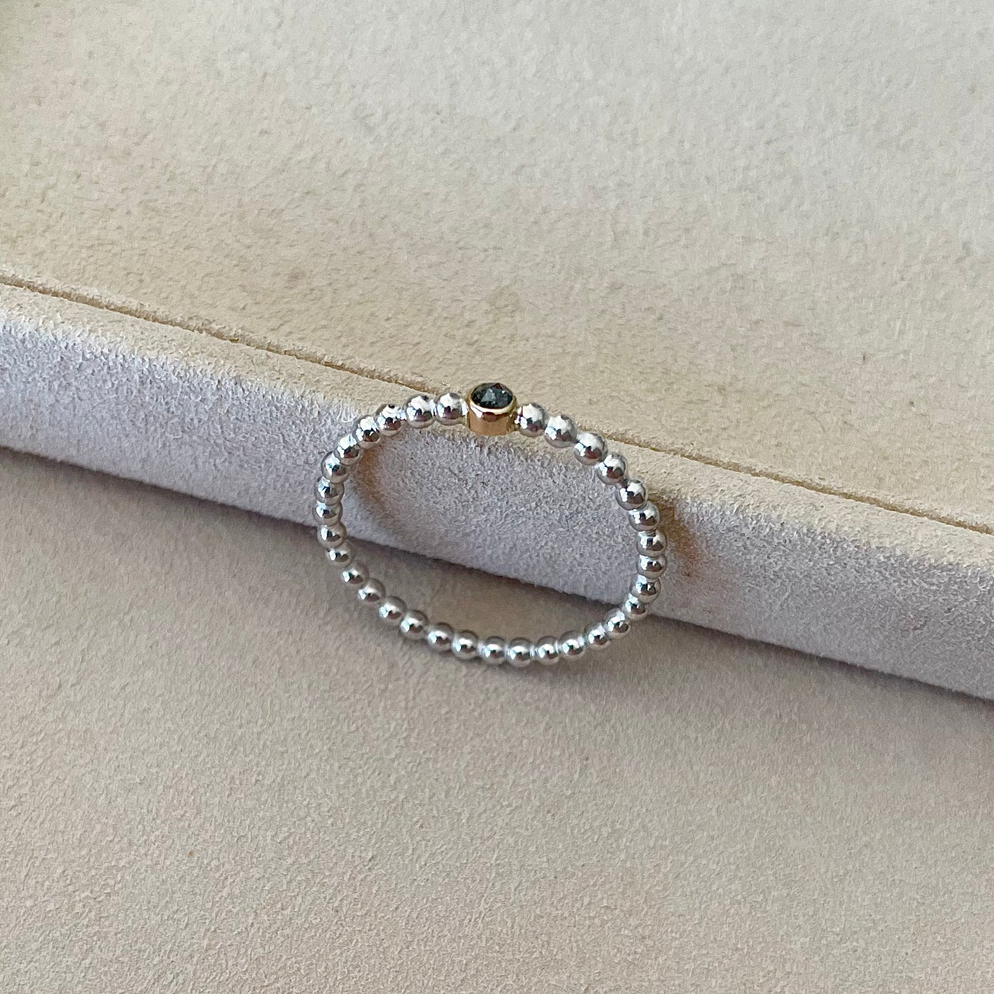 Zilveren ring met rosé zetkast met diamant