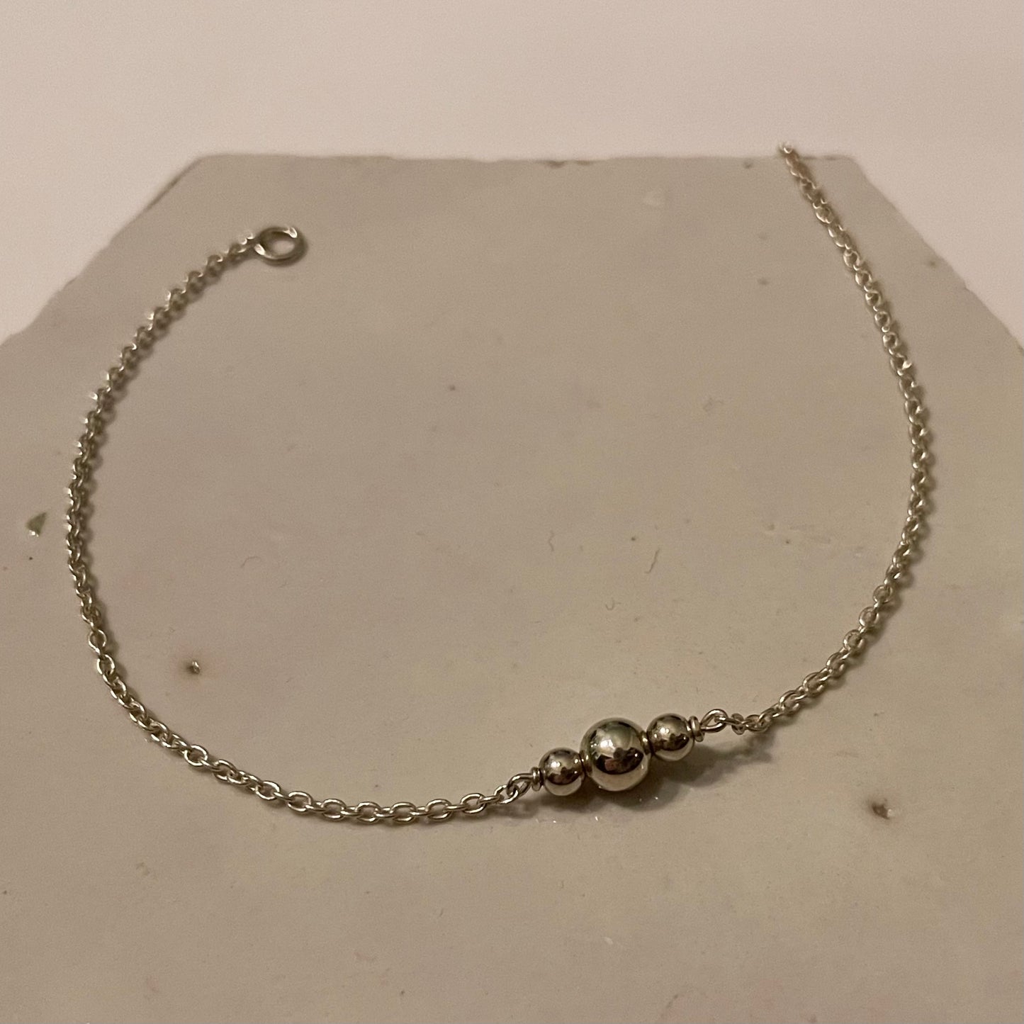 Zilveren armband met bolletjes