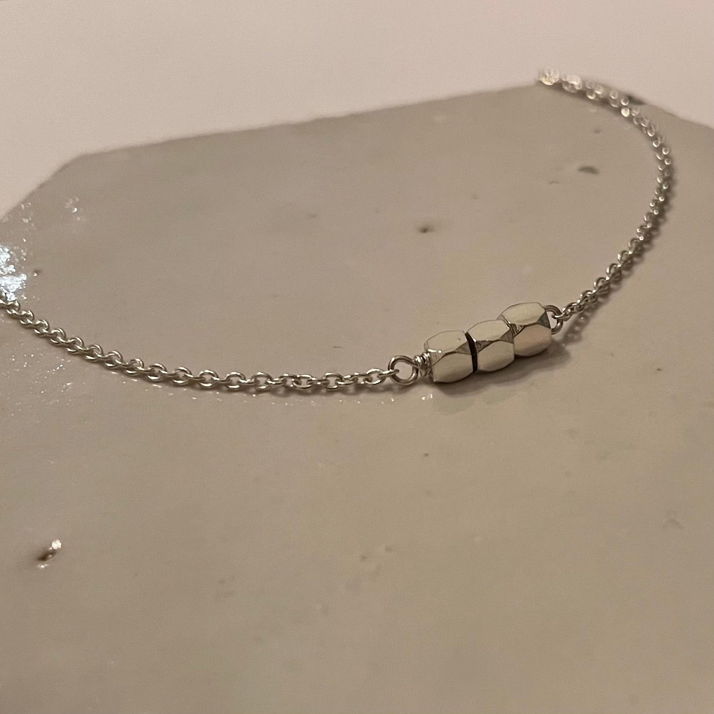 Zilveren armband met 3 facetjes