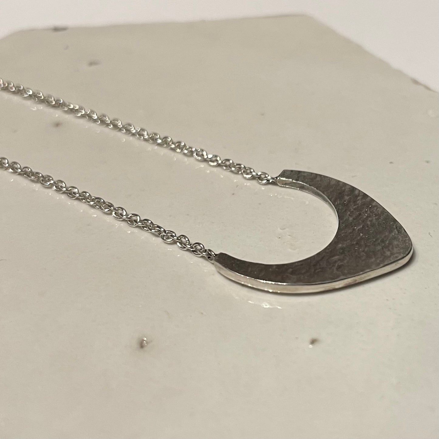 Zilveren collier leaf small