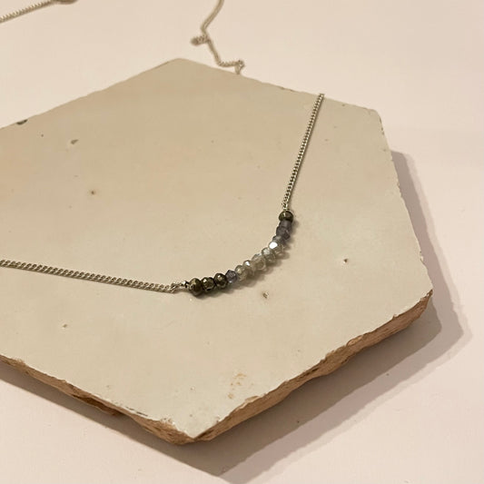 Zilveren collier lente