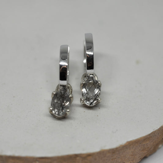 Zilveren oorbellen met zwarte rutielquartz