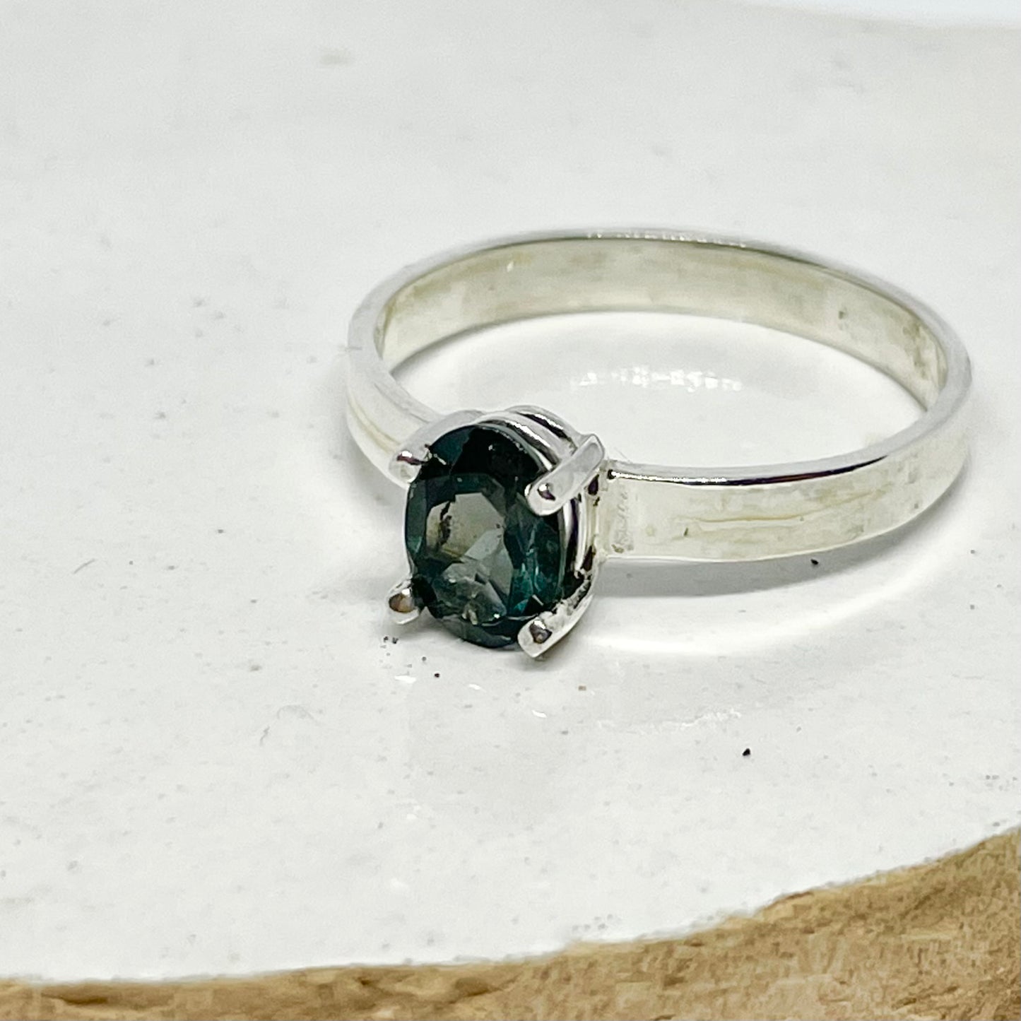 Zilveren ring met groenblauwe toermalijn