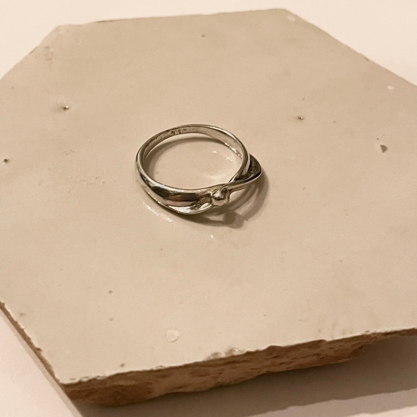 Zilveren ring gegoten