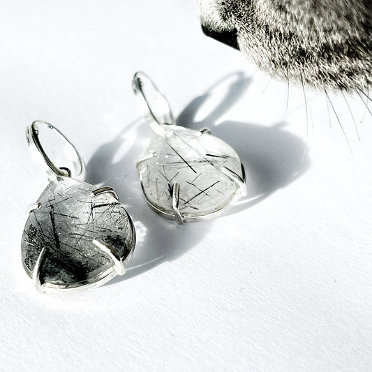 Zilveren oorbellen met rutiel toermalijn