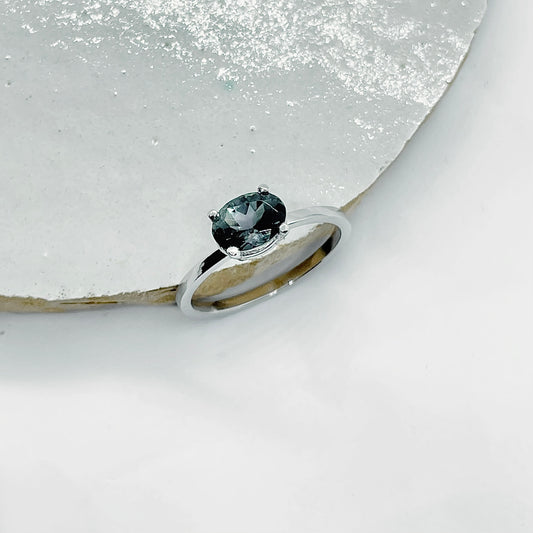 Gouden ring met groenblauwe toermalijn